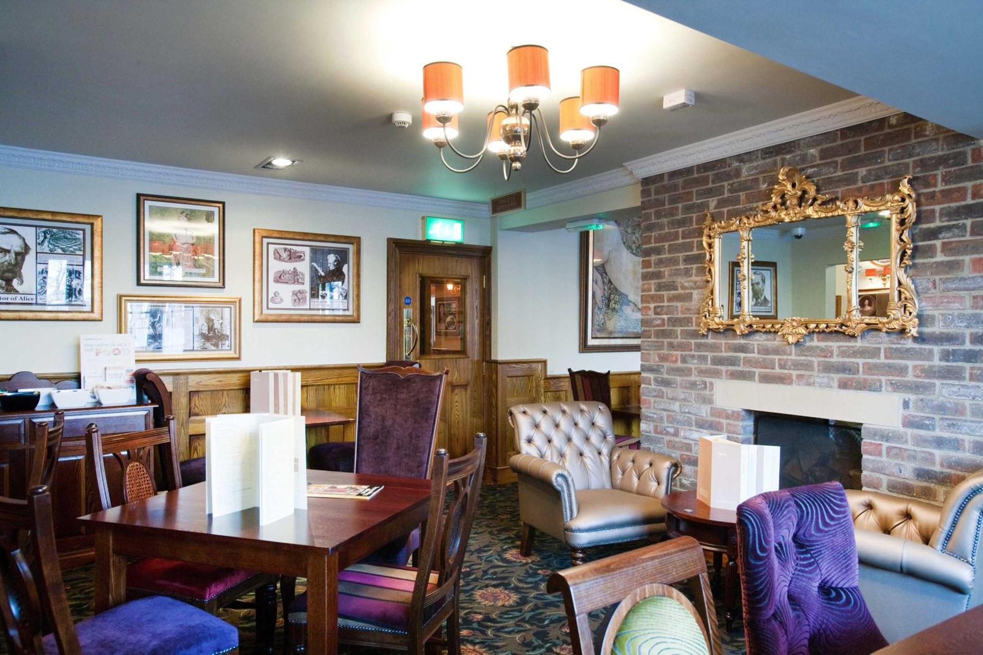The Unicorn Hotel Wetherspoon ريبون المظهر الخارجي الصورة