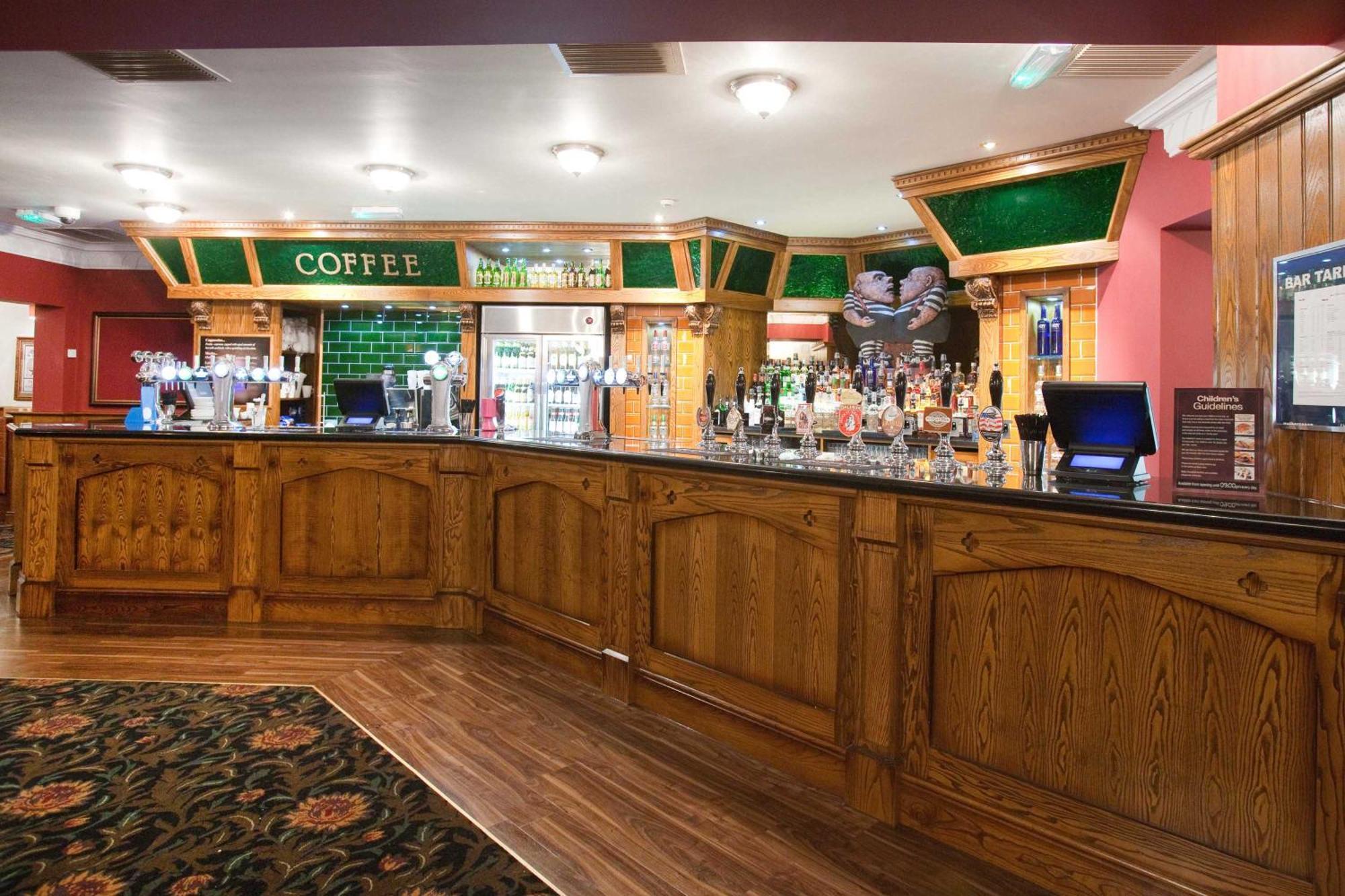 The Unicorn Hotel Wetherspoon ريبون المظهر الخارجي الصورة