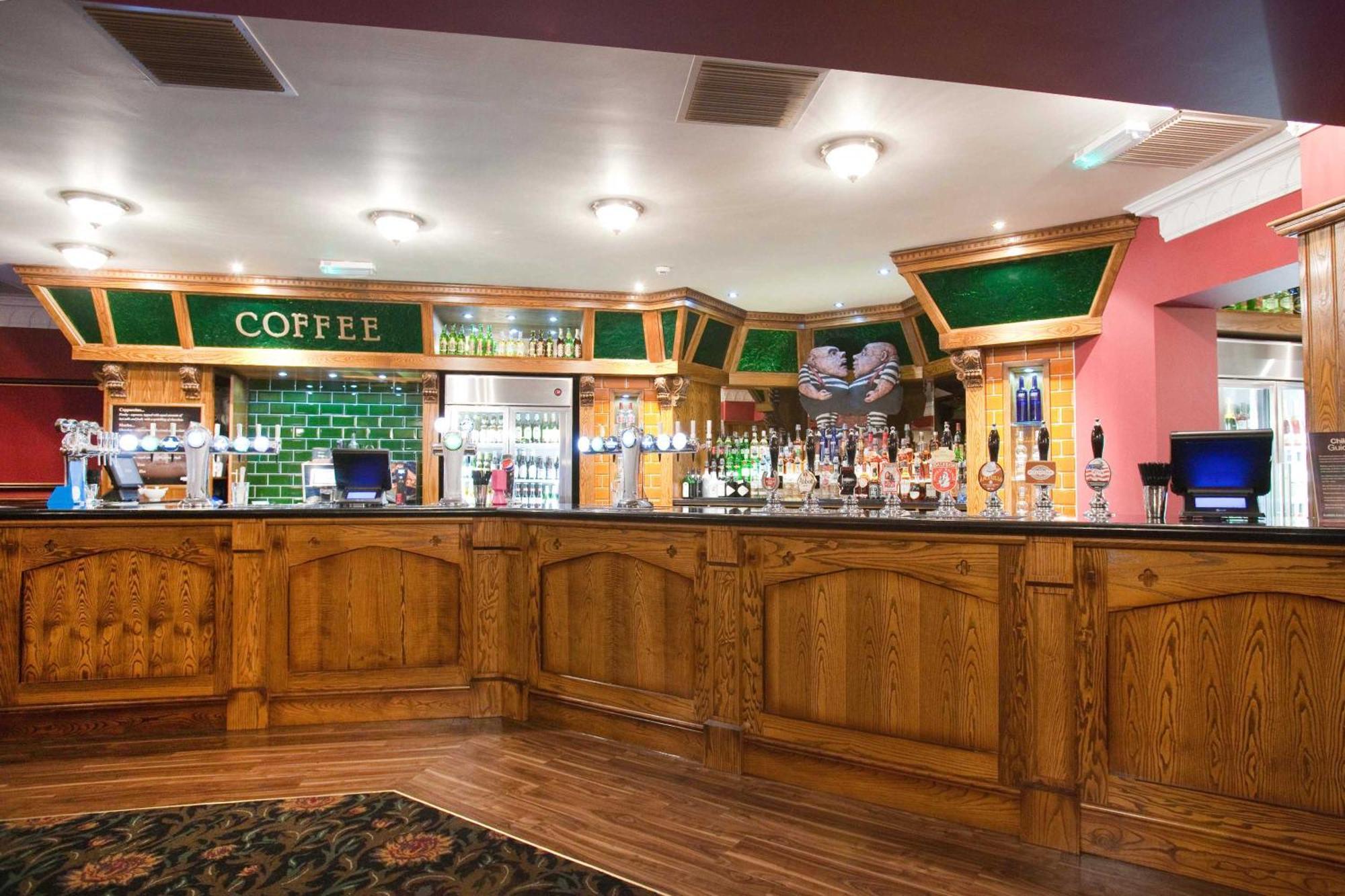 The Unicorn Hotel Wetherspoon ريبون المظهر الخارجي الصورة