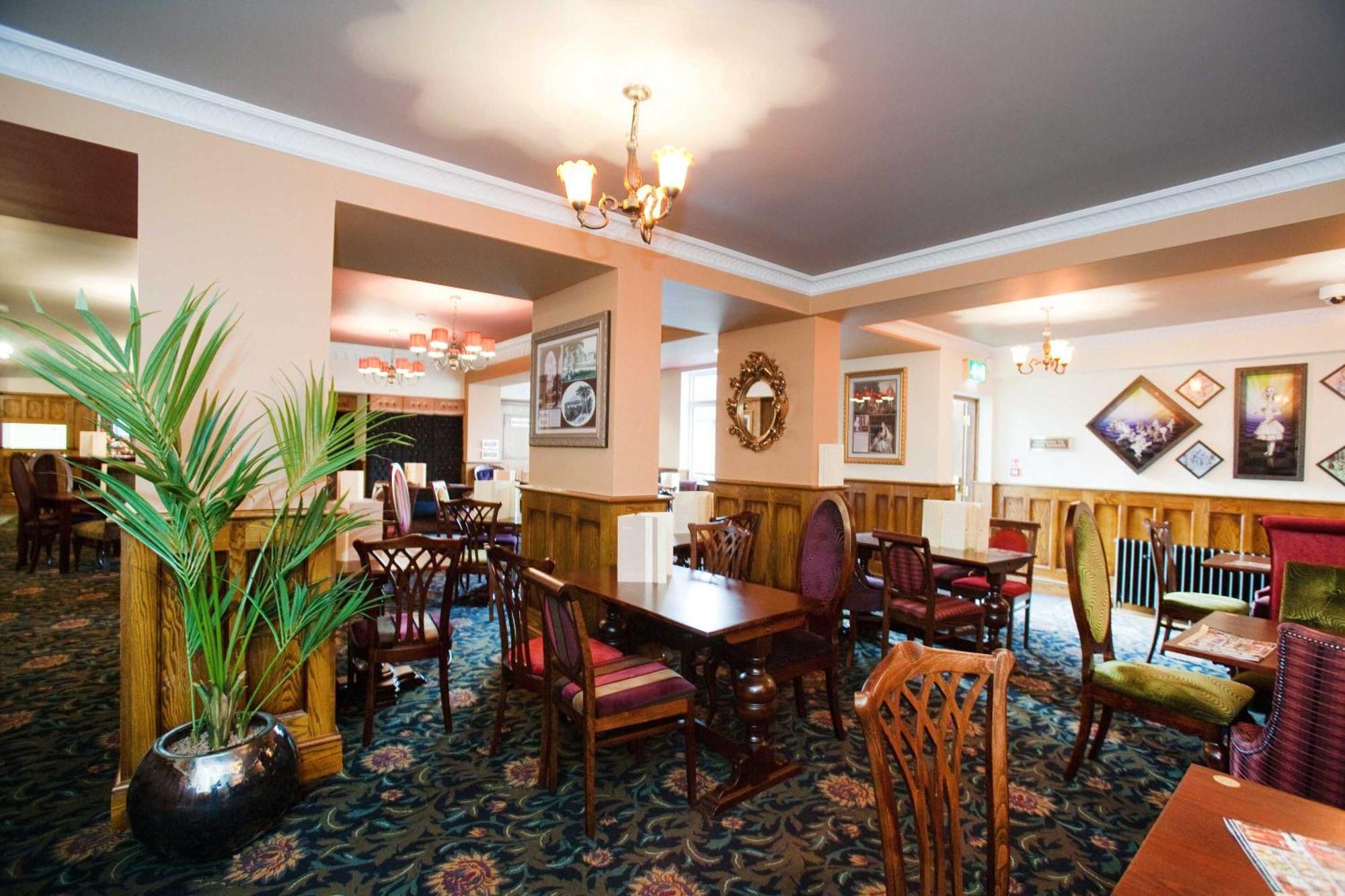 The Unicorn Hotel Wetherspoon ريبون المظهر الخارجي الصورة