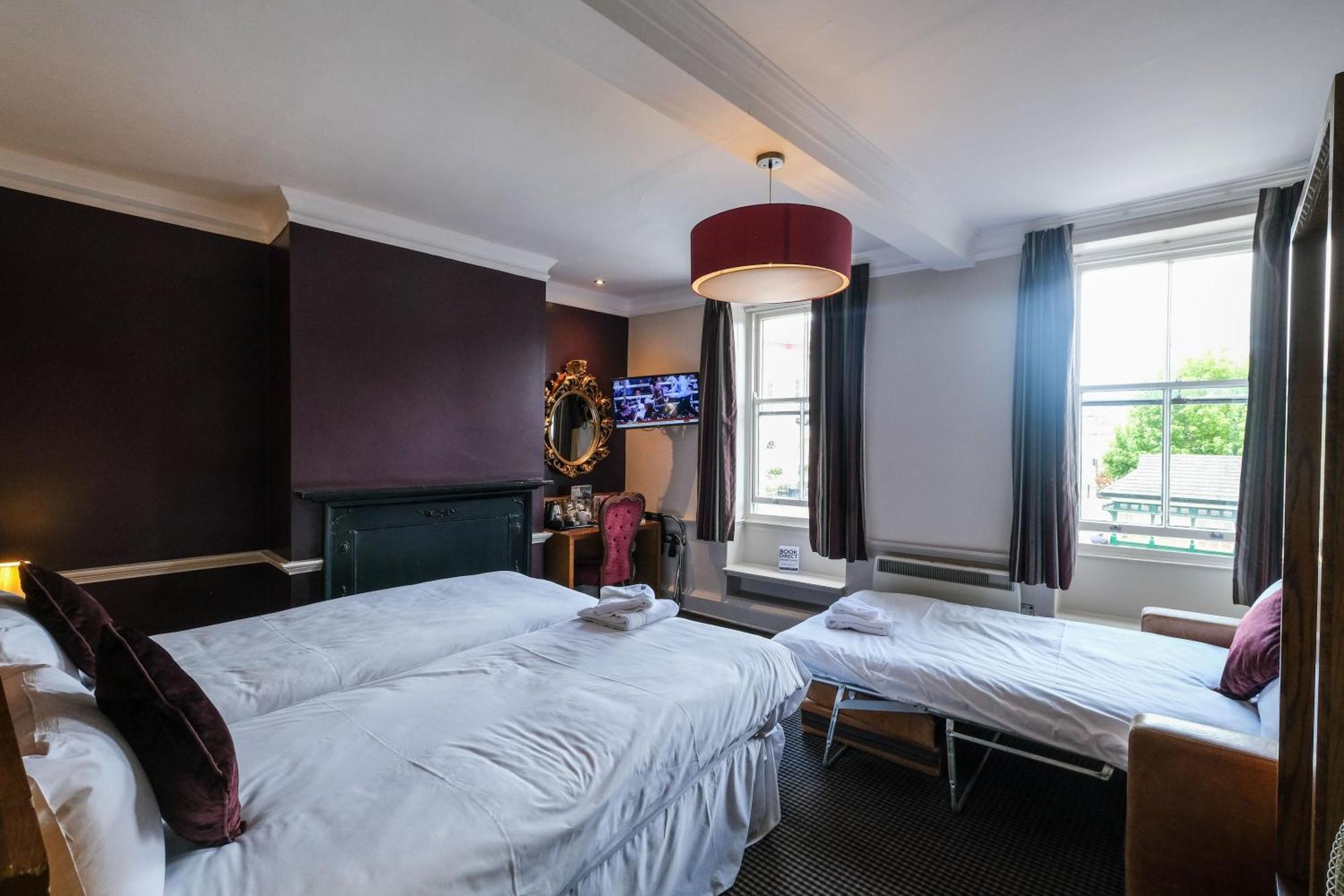 The Unicorn Hotel Wetherspoon ريبون المظهر الخارجي الصورة