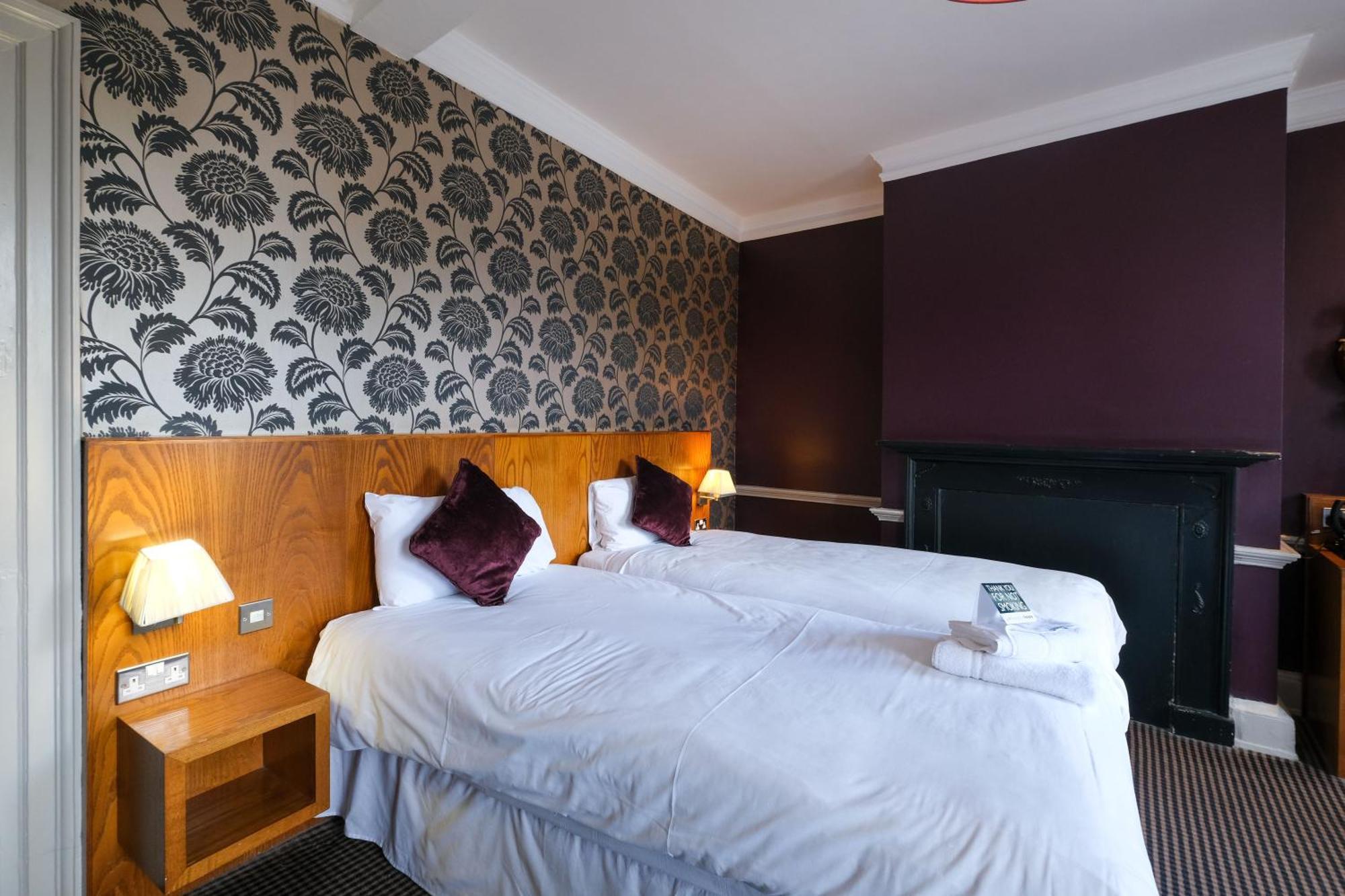 The Unicorn Hotel Wetherspoon ريبون المظهر الخارجي الصورة