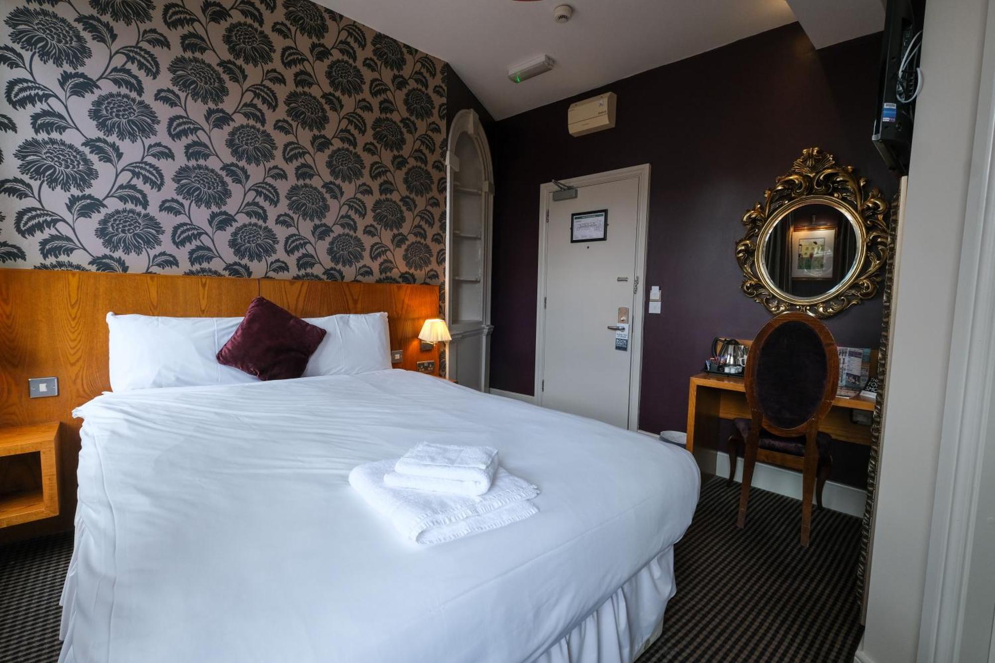 The Unicorn Hotel Wetherspoon ريبون المظهر الخارجي الصورة