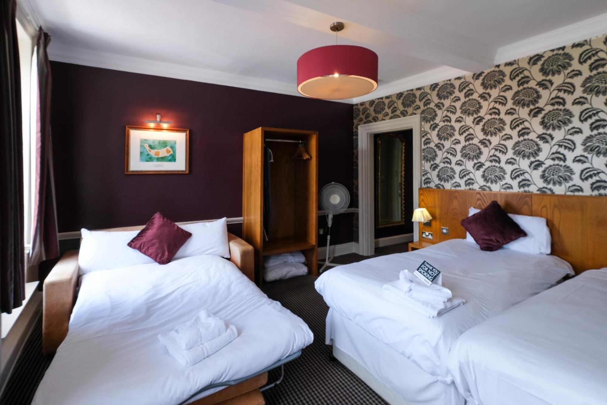 The Unicorn Hotel Wetherspoon ريبون المظهر الخارجي الصورة