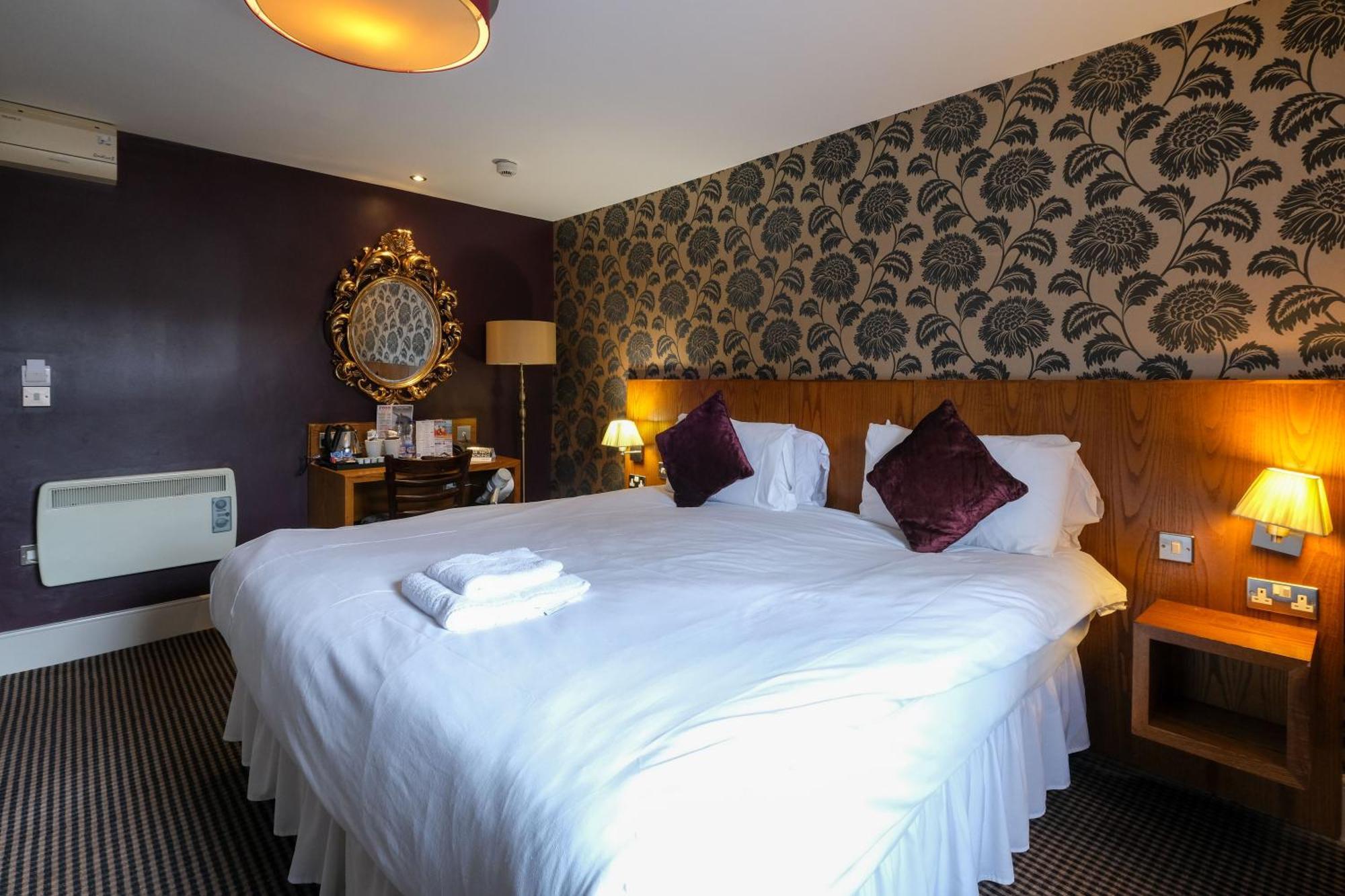 The Unicorn Hotel Wetherspoon ريبون المظهر الخارجي الصورة