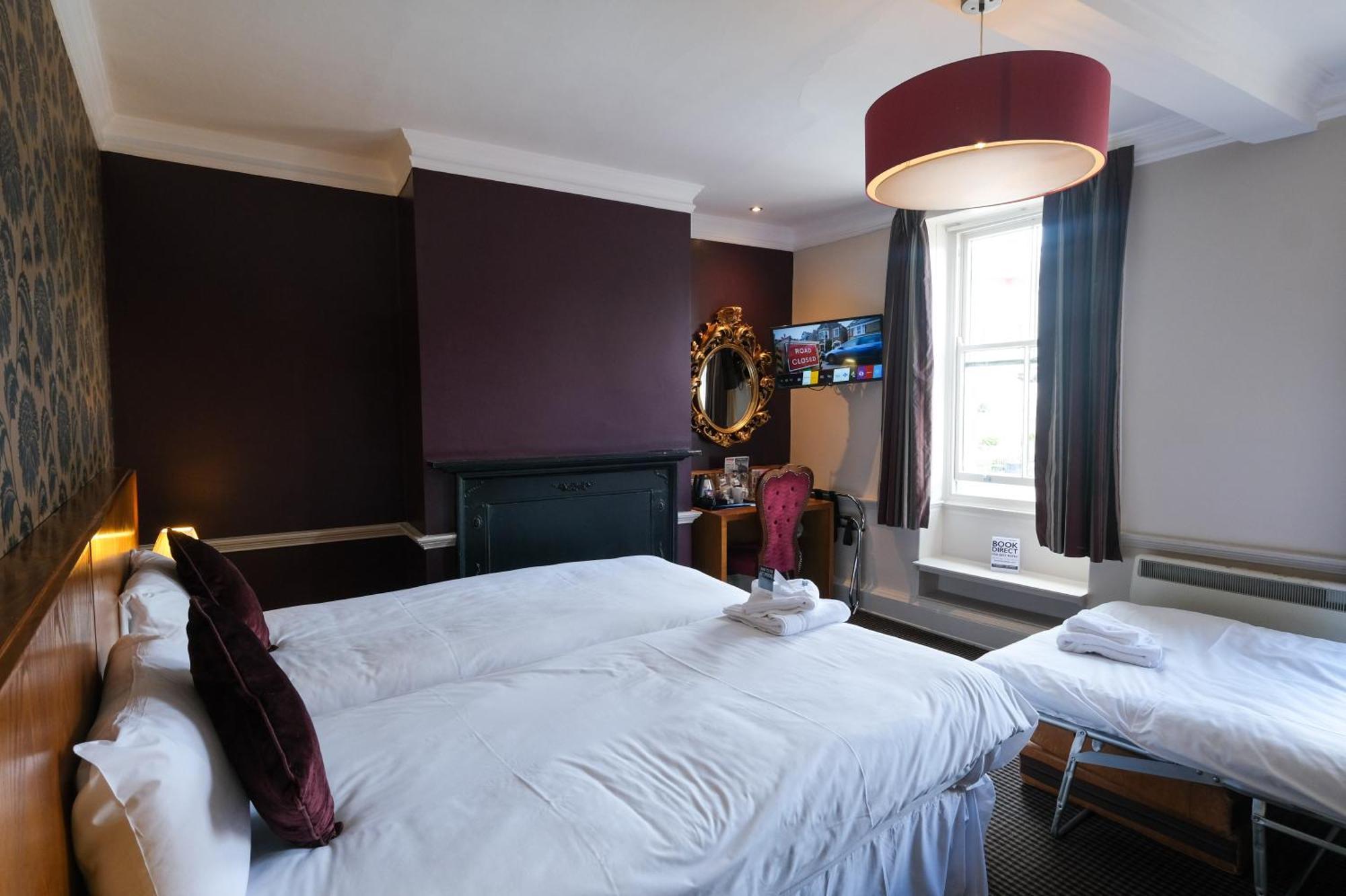 The Unicorn Hotel Wetherspoon ريبون المظهر الخارجي الصورة