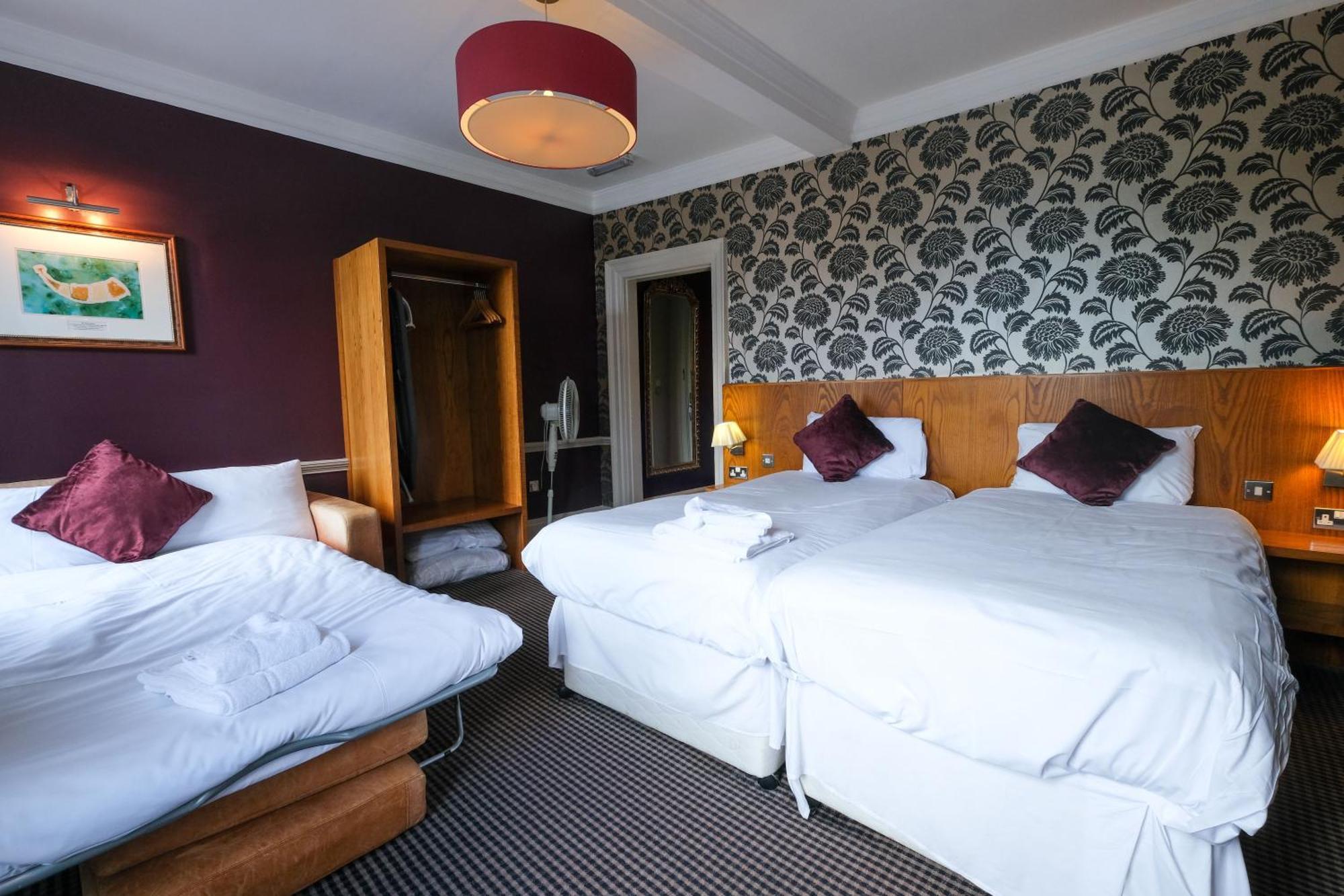 The Unicorn Hotel Wetherspoon ريبون المظهر الخارجي الصورة